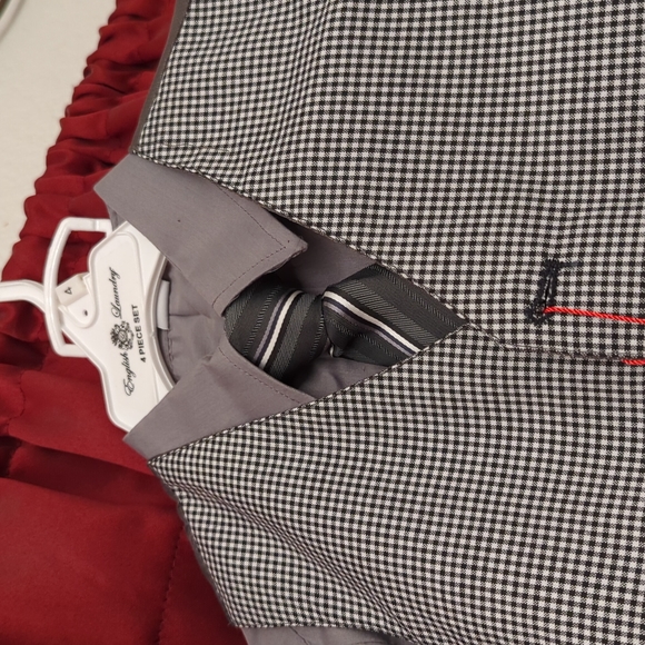 NWT boys suit - Picture 2 of 3